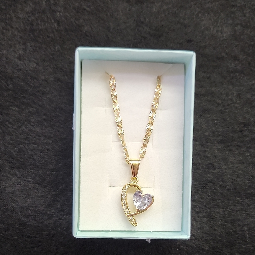 Elegant Gold Heart Pendant Necklace